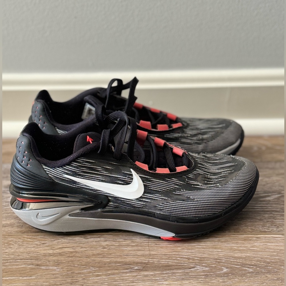 Nike Zoom GT Cut 2. Black Bright Crimson.Basketball shoes. Size 8 men. Comfy!